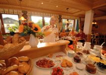 Frühstücksbuffet im Hotel Alpenland